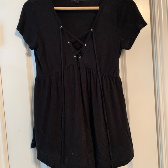 Black flounce top - Picture 2 of 4